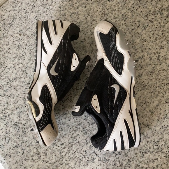 Nike Cleats. - Picture 3 of 7